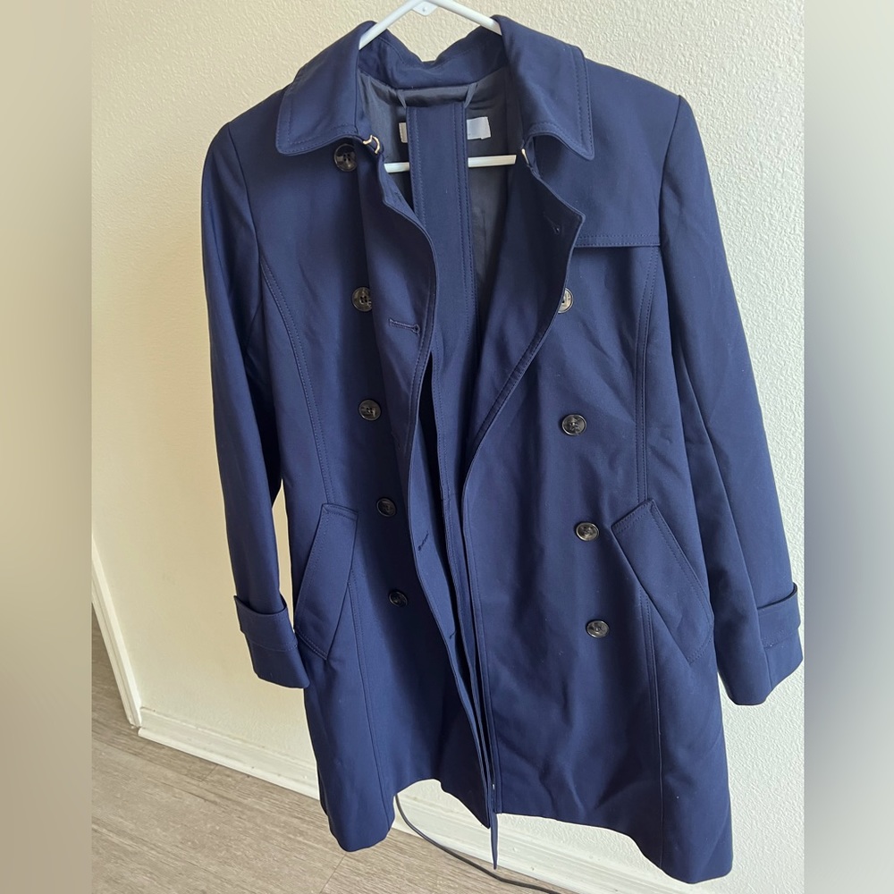 coat with belt，size US 2，in excellent condition